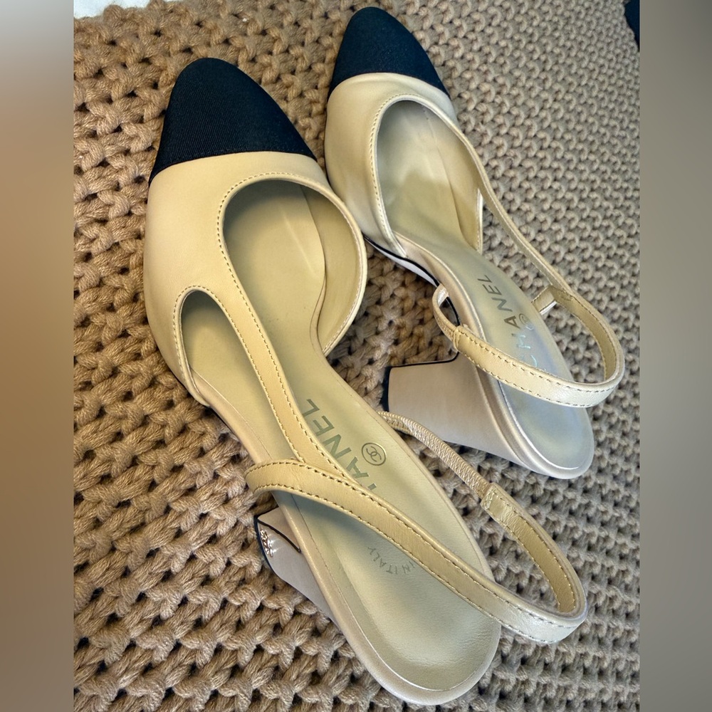 Slingbacks Beige and Black Heels